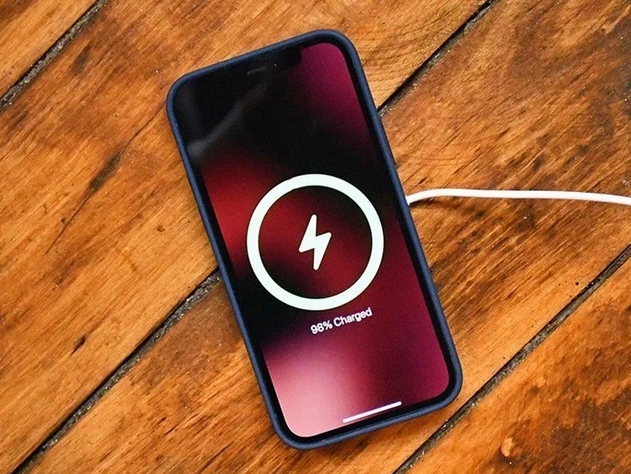 靖江苹果手机维修分享iPhone 12可以随便充电吗 